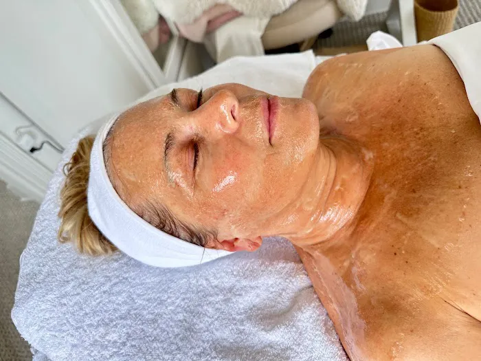 The moody lounge Picture 3