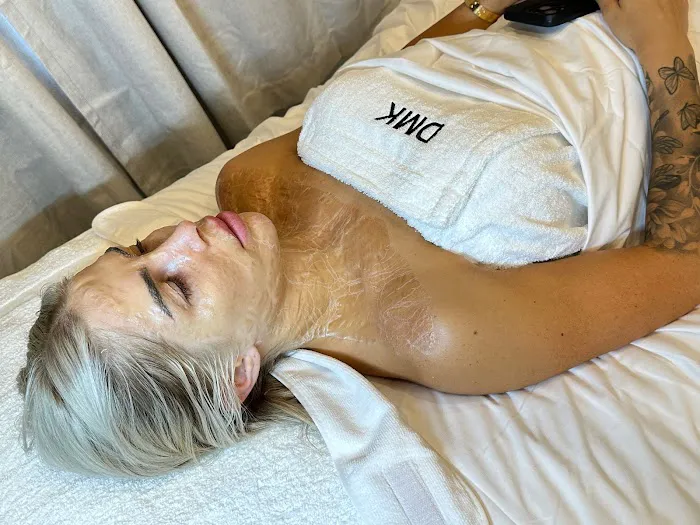 The moody lounge Picture 5