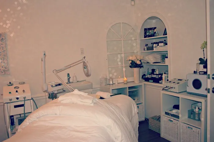 Heather Nicole Advanced Integrative Skincare Picture 1