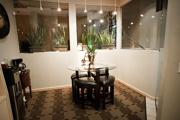 Essen Skin Clinic (Brea) Picture 3