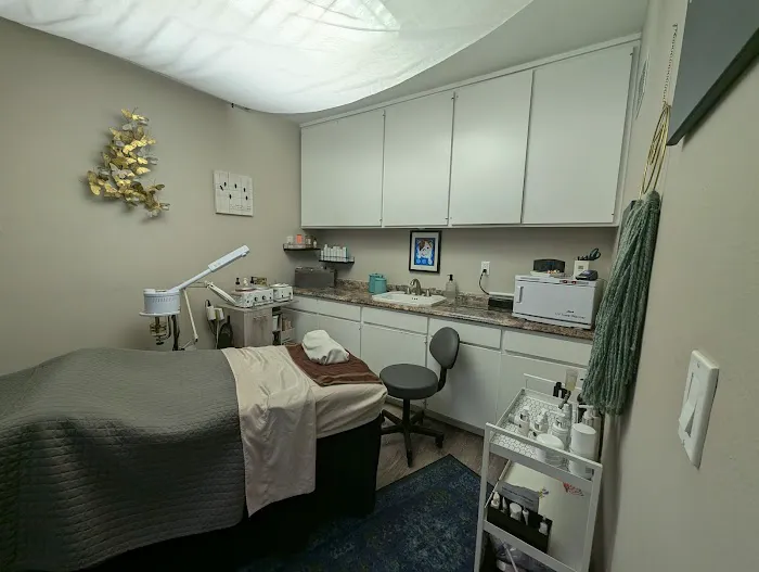 Simply Skin by Heidi Picture 4