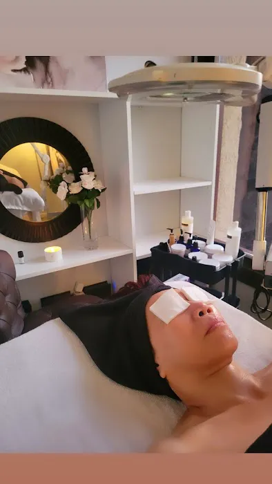 April's Body Contouring & Skincare Picture 4