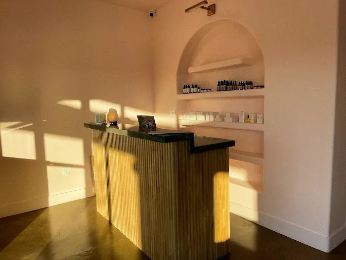 SKIN by The Nest Picture 3