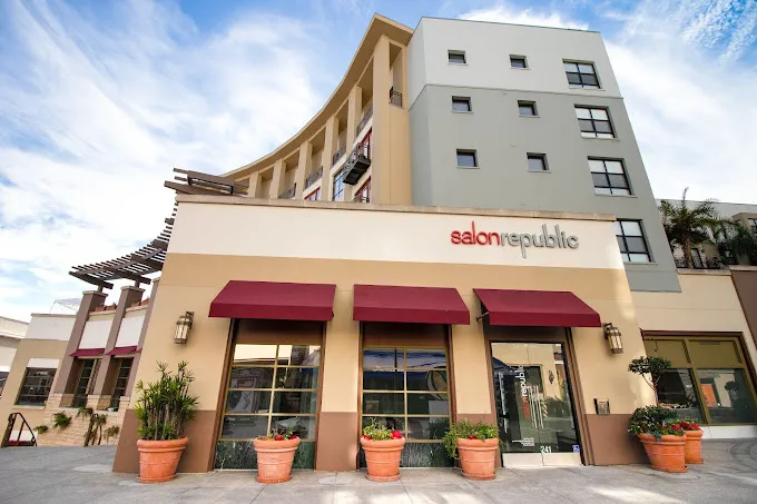 La Pelle Parlor Picture 1