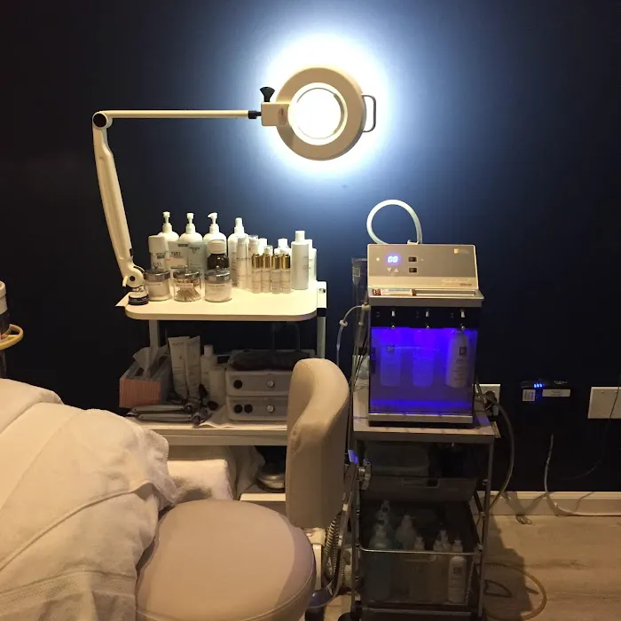 Jordan & Petersen Skincare LA Picture 3