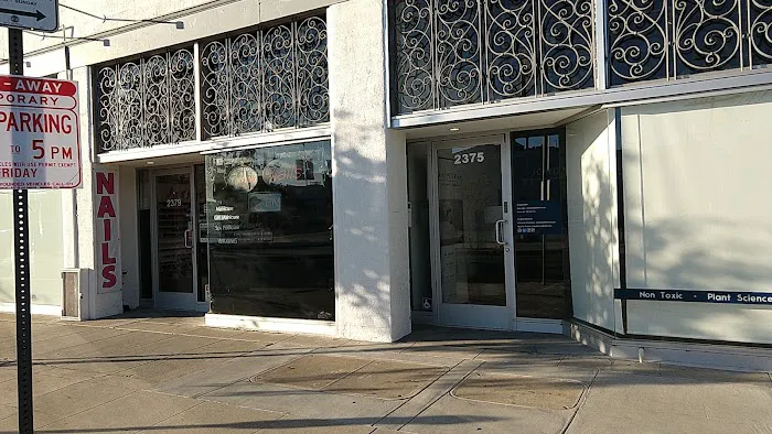 Jordan & Petersen Skincare LA Picture 6