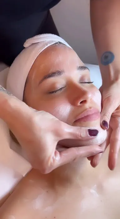 Skn by Sky Picture 3