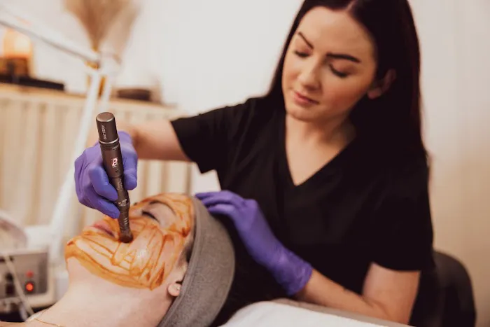 Sarah Skin Artist Picture 6