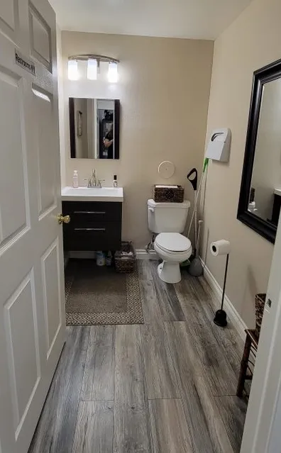 Skin Therapies Inc. Picture 3