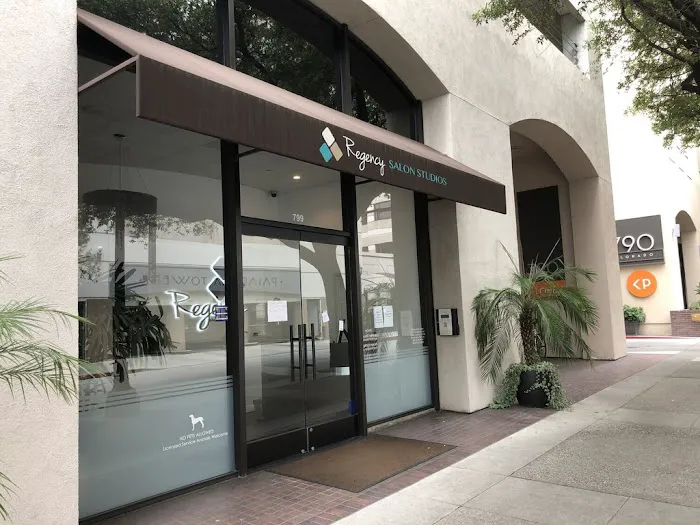 SkinGlow Salon Picture 4