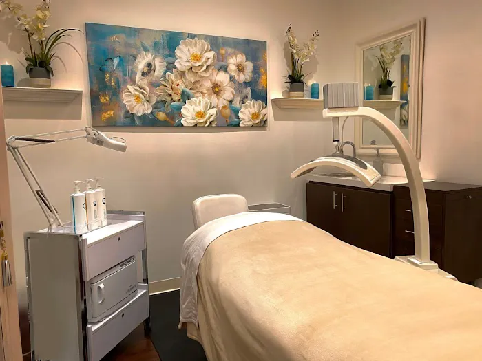 SkinGlow Salon Picture 9