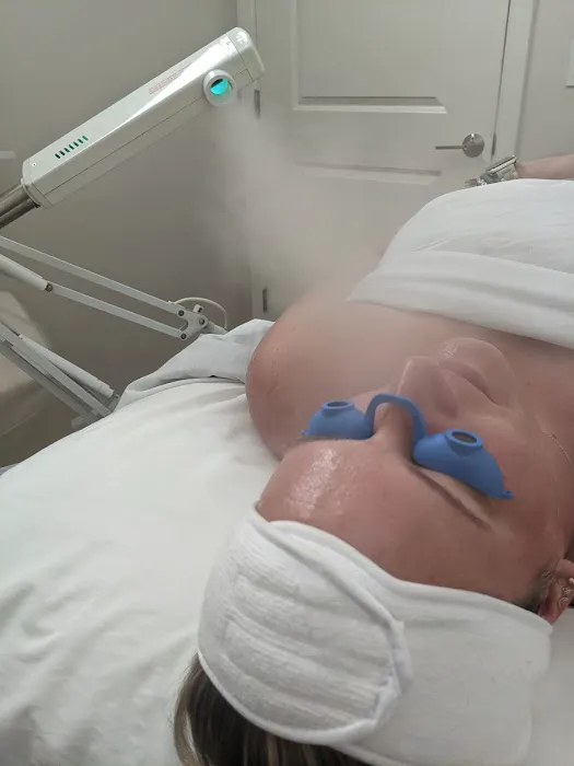 Ashley Miles Facial bar Picture 7