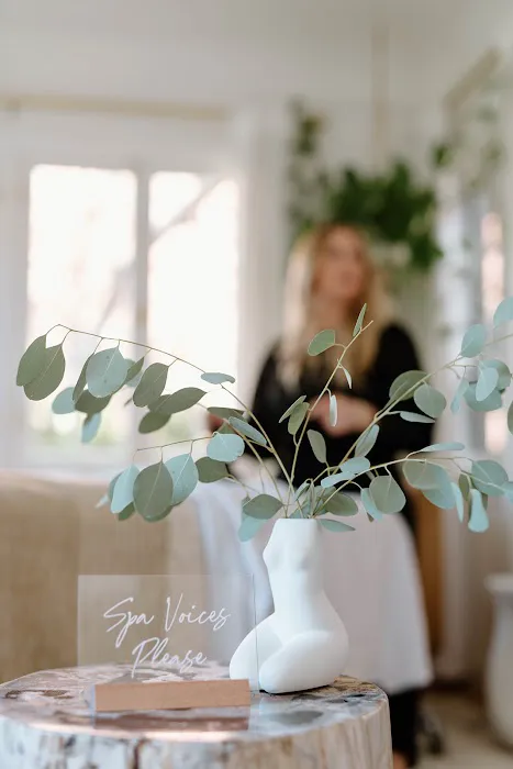 SKIN AURA FACIALS Picture 2