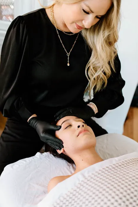 SKIN AURA FACIALS Picture 1