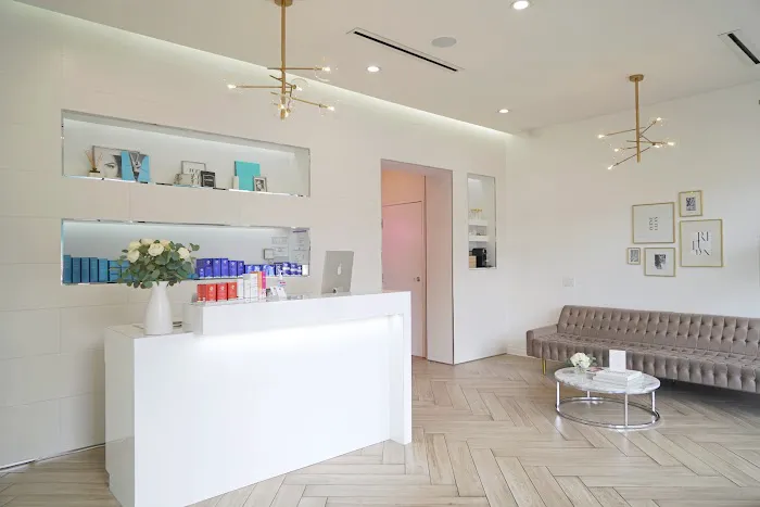 Bijou Beauty Picture 1