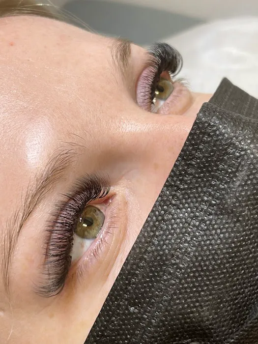 Bijou Beauty Picture 4