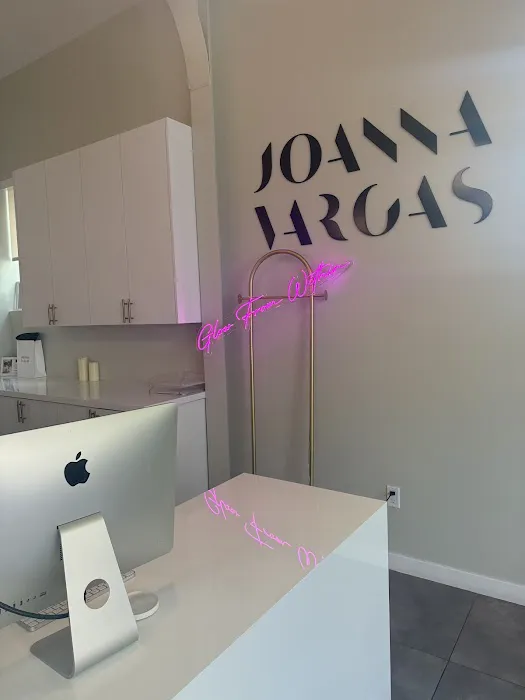 Joanna Vargas Picture 7