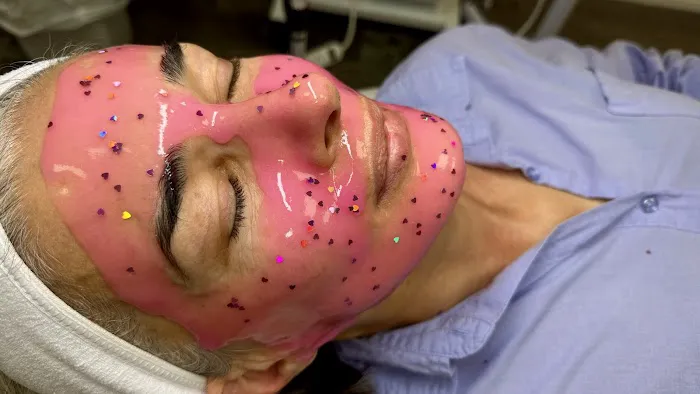 Glowing & Rich Picture 8