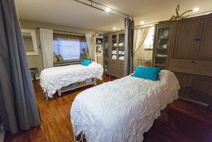 Beach Beauty Bar and Acne Clinic Picture 6