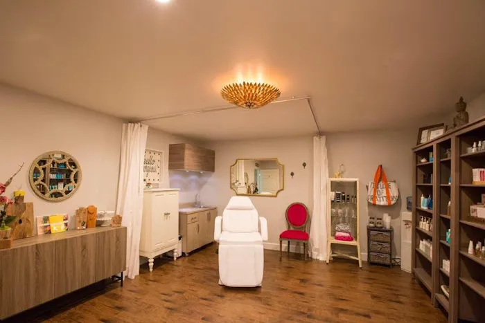 Beach Beauty Bar and Acne Clinic Picture 9