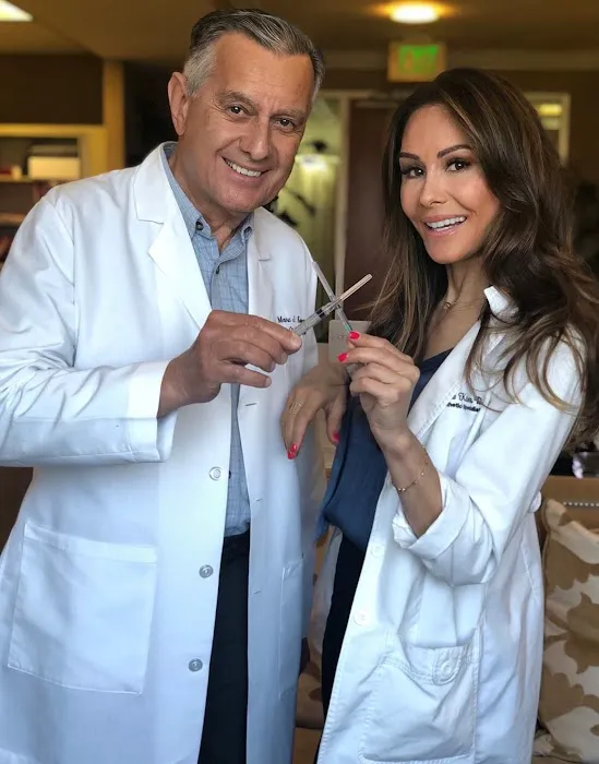 Kristina Kitsos Picture 2