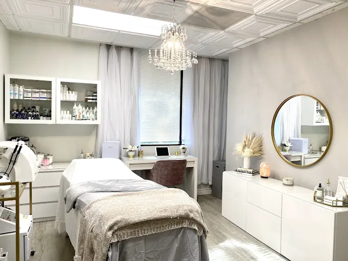 SKIN DEEP ESTHETICS Picture 3