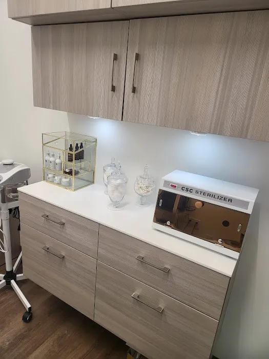 La Luna Aesthetics Picture 3