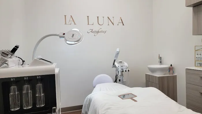 La Luna Aesthetics Picture 7