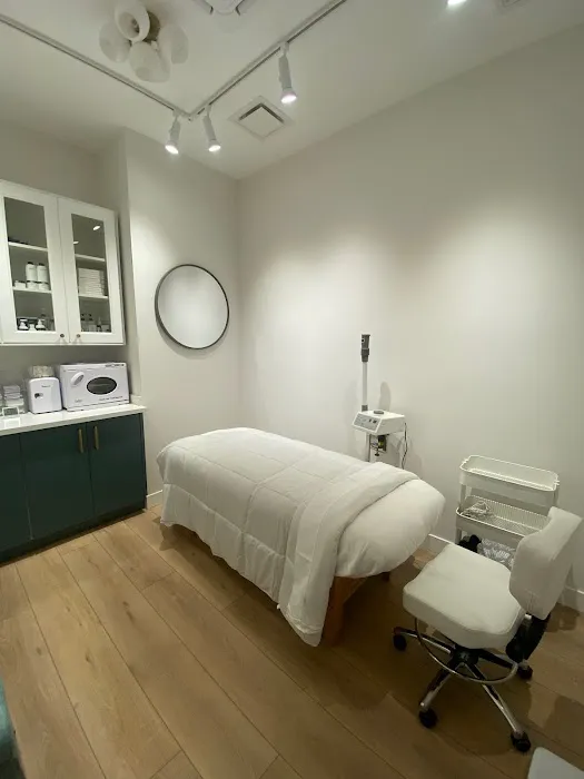 Pure Skin Esthetics Skin Clinic Picture 3