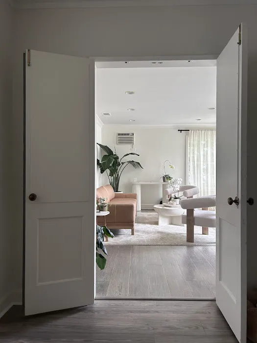 Dakota Aesthetics Picture 1