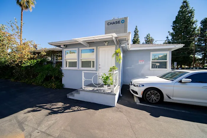 Via Skincare Picture 5