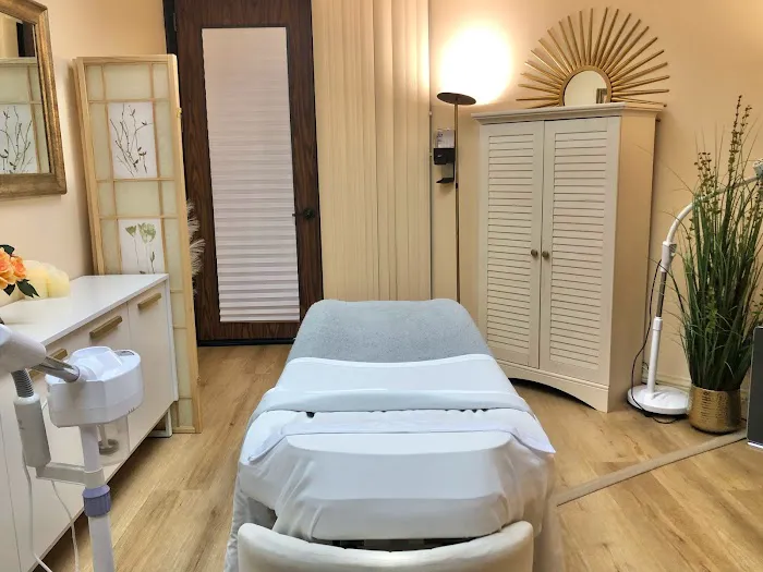 Skin Therapy by Kelly Picture 8