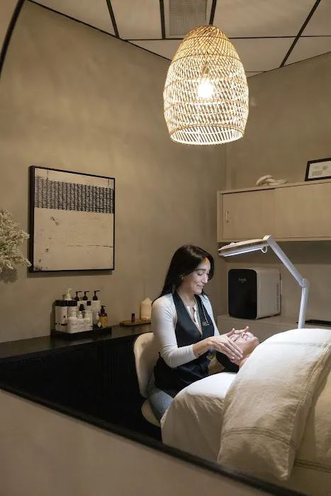 Arrow Esthetics Picture 2