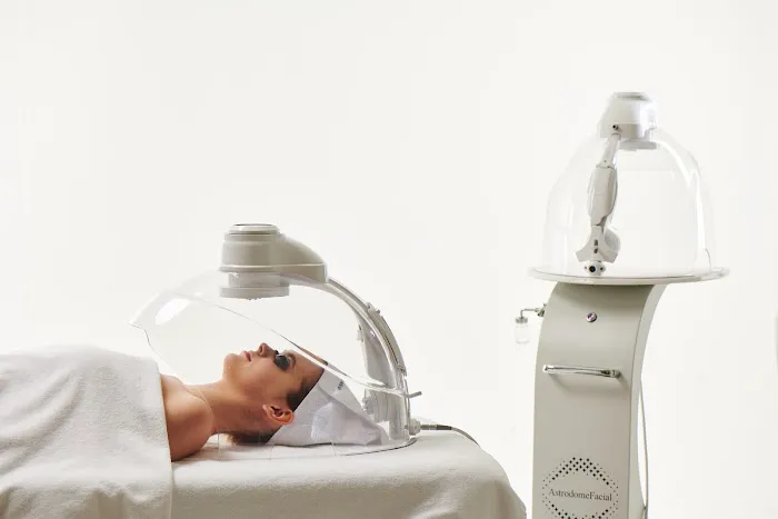 OC Beauty and Brows by Melinda Picture 1