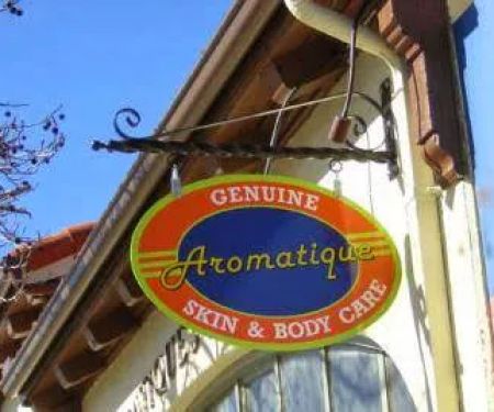 Michelle Welch for Beautiful Skin at Aromatique