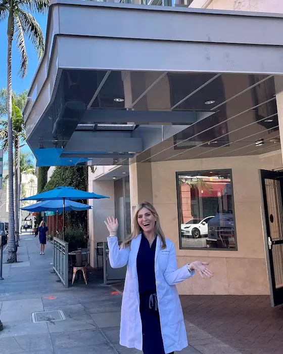 Go See Sari - Medical Aesthetics Picture 10