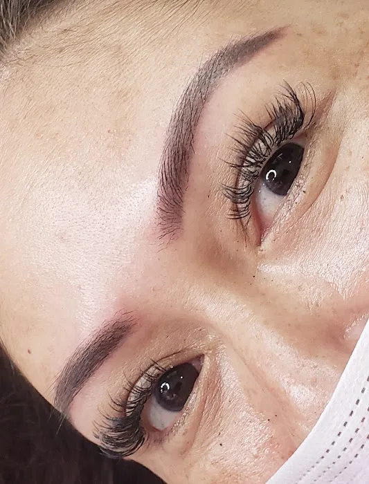 Divine Browz & Beauty Picture 3