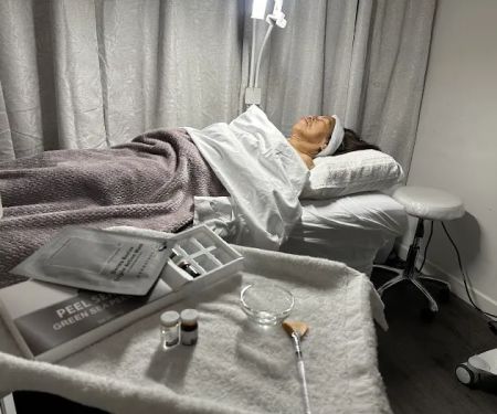 Fadia Beauty | Facial Salon near Van Nuys | Anti Aging Facial