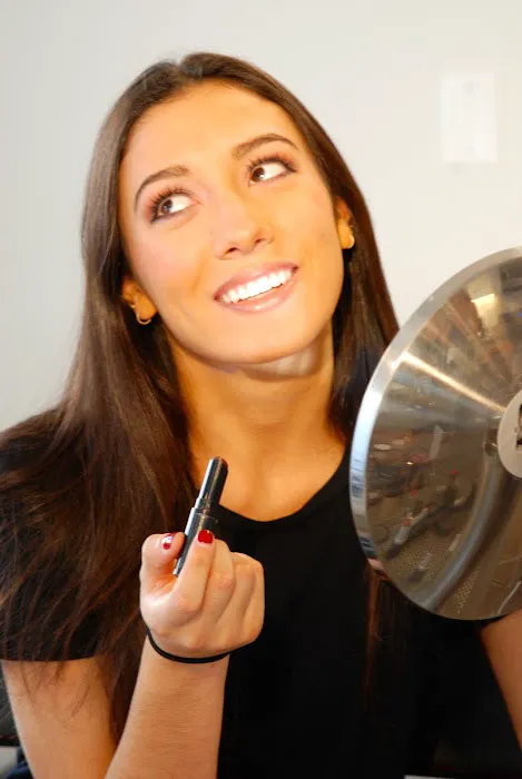 Colour Image Skin and Body Picture 7