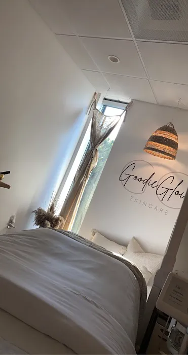 Goodie Glow Picture 2