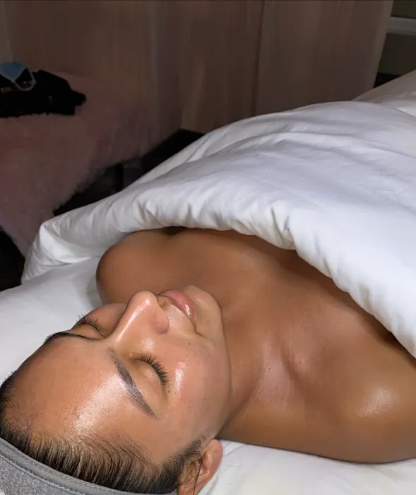 Goodie Glow Picture 4