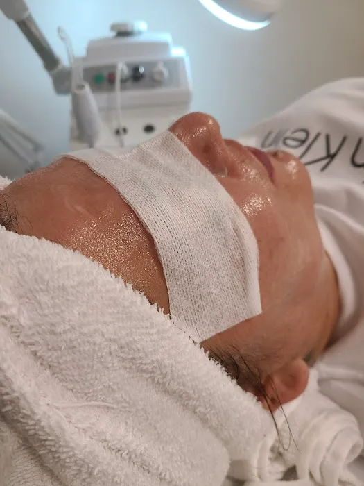 Lavish Skin and Beauty Picture 3