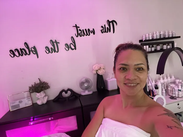 J. Luna Acne Clinic + Esthetics Picture 4