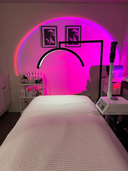 J. Luna Acne Clinic + Esthetics Picture 7