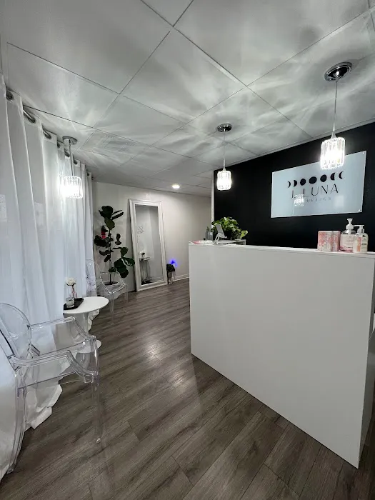 J. Luna Acne Clinic + Esthetics Picture 3