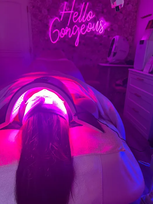 Kiss and Glow Esthetics Picture 1