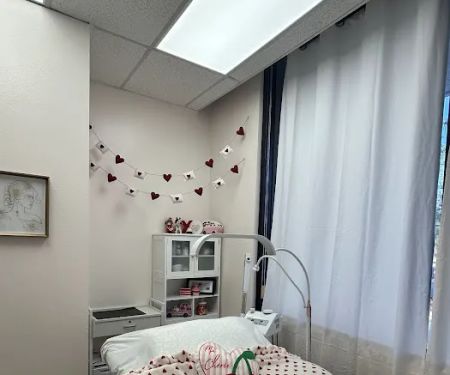 Faccia Bella beauty bar