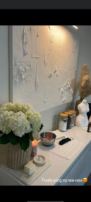 Evolution Skyn Aesthetics - Dermaplaning + Acne Expert Picture 1