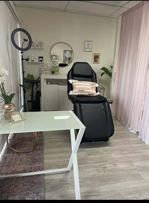 SKIN Theory Collective Picture 1