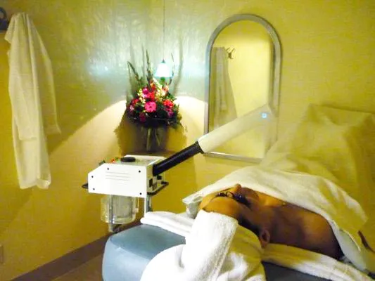 DermaCare Facial Clinic Picture 1